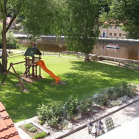 Ruze Rozmberk Nad Vltavou