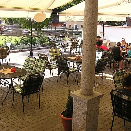 Hotel Ruze 3*