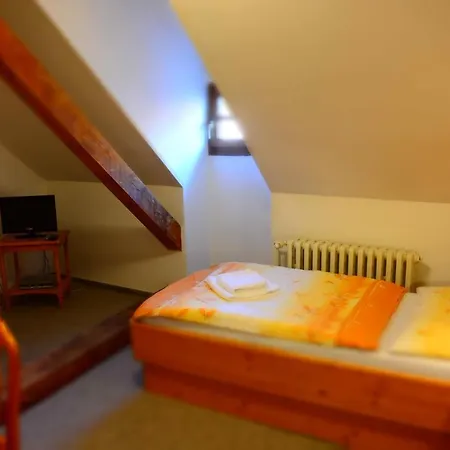 Hotel Ruze Rozmberk Nad Vltavou