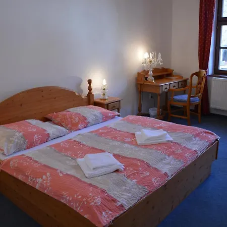 Hotel Ruze Rozmberk Nad Vltavou